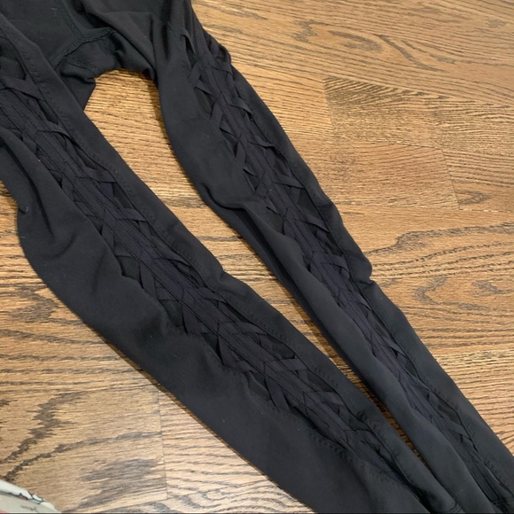 black lululemon leggings - Picture 5 of 6
